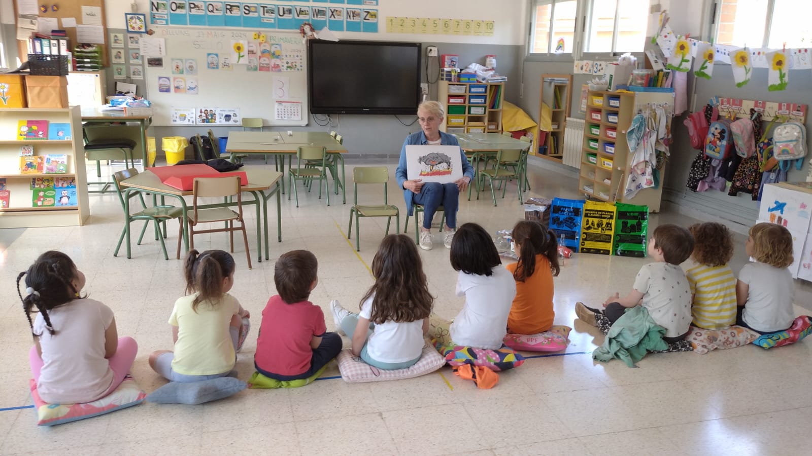 Conta contes: "El planeta dels monstres nyam nyam"