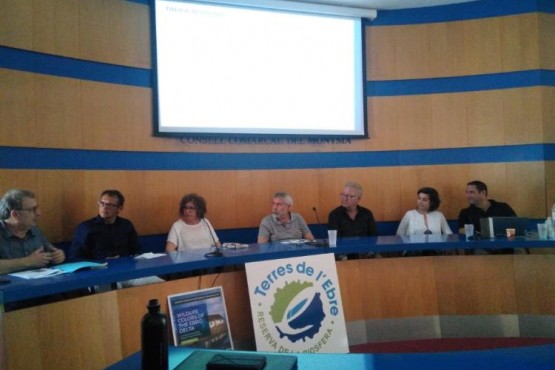 Moments del fòrum amb els participants de la taula rodona