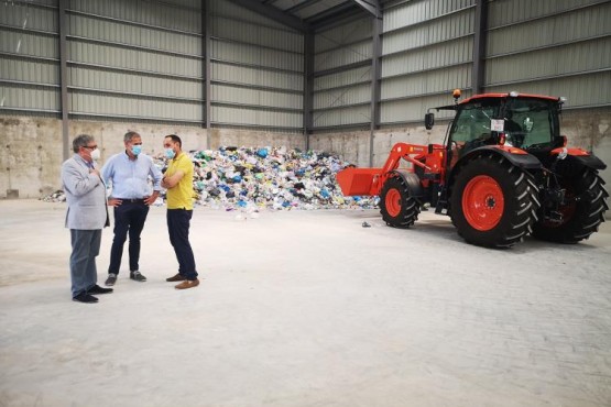 Imatge de l'interior de la planta de transferència d’envasos