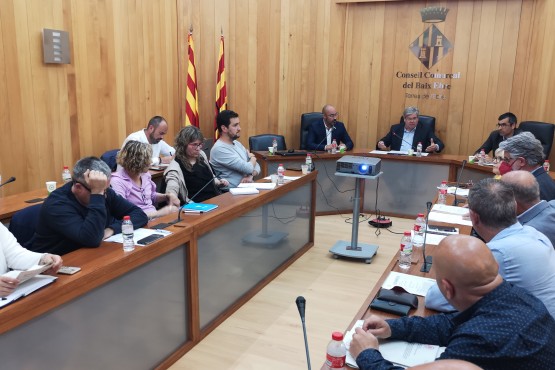 El president del COPATE explica la modificació dels estatuts al Consell d'Alcaldes del Baix Ebre