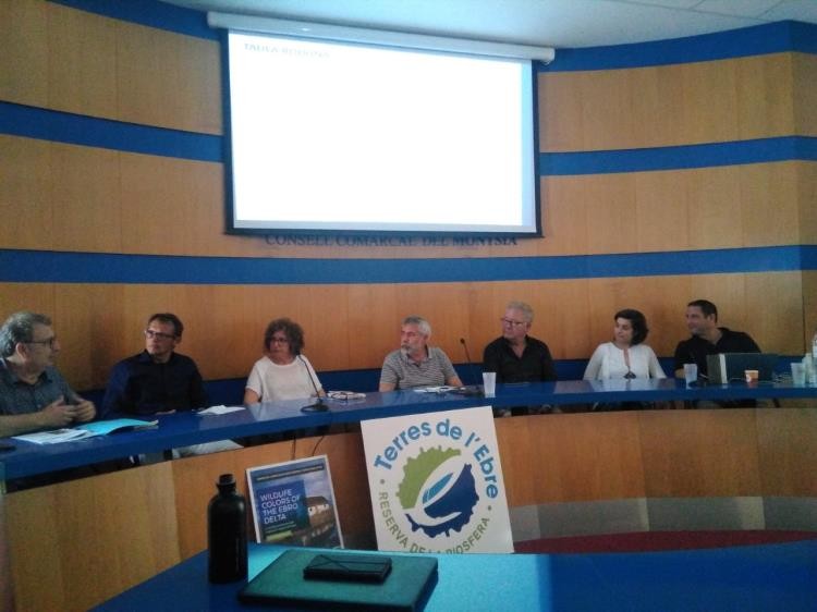 Moments del fòrum amb els participants de la taula rodona