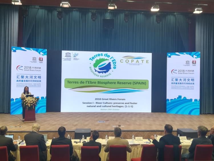 Tècnica del COPATE en el moment de la presentació de La Reserva de la Biosfera Terres de l'Ebre