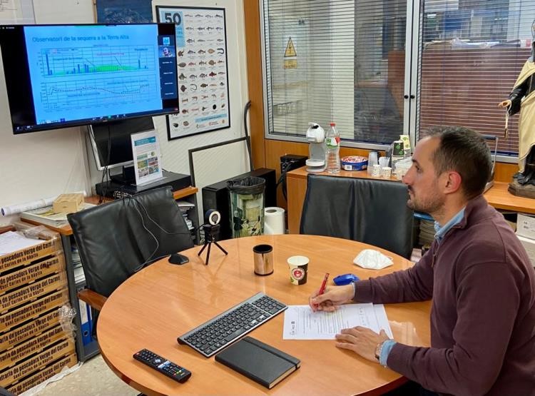Moment de la jornada telemàtica en la qual es va signar el pacte